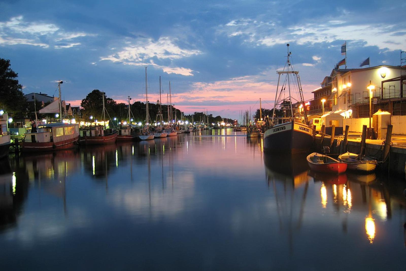 Apartmán Berringer, Leuchtfeuer, Direkt An Der Promenade Rostock Exteriér fotografie